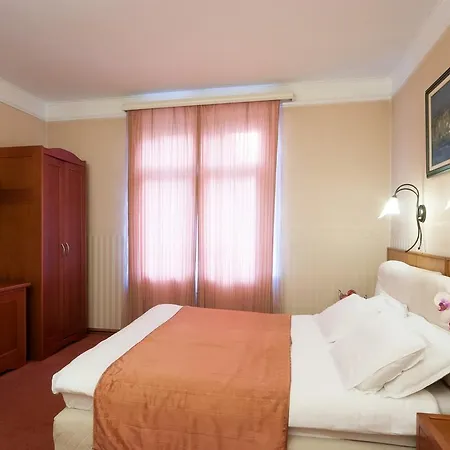 ホテル Aleksandar