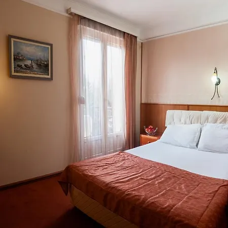 Aleksandar ホテル