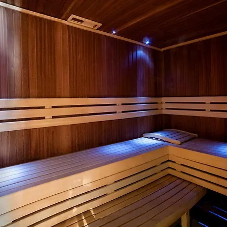 Aleksandar ホテル 4*